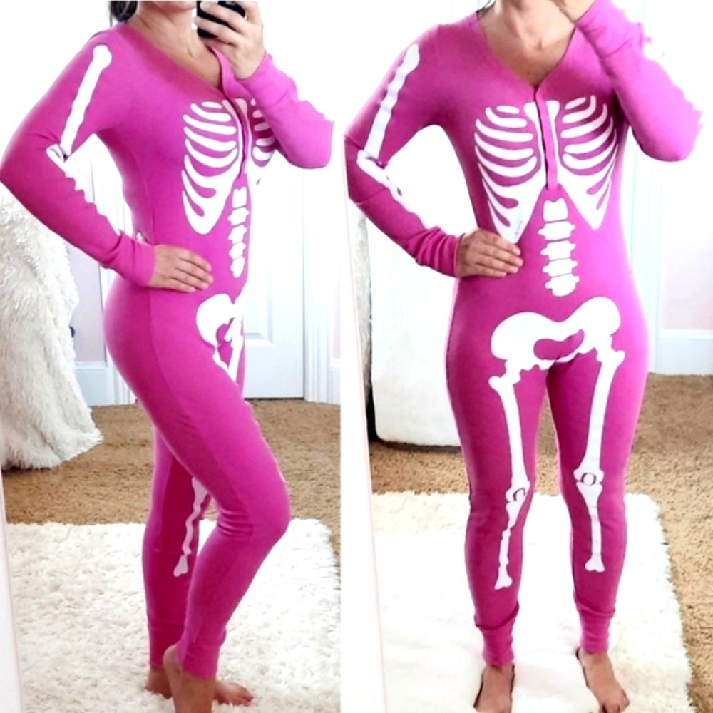 NEW XXL VS PINK Halloween Thermal Sleep Onesie in Berry pink Skeleton